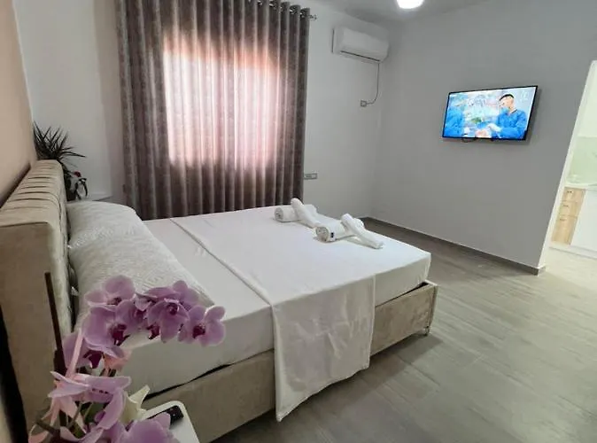 Fiori 招待所 3*
