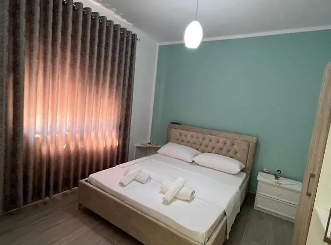 Fiori 招待所 Vlorë